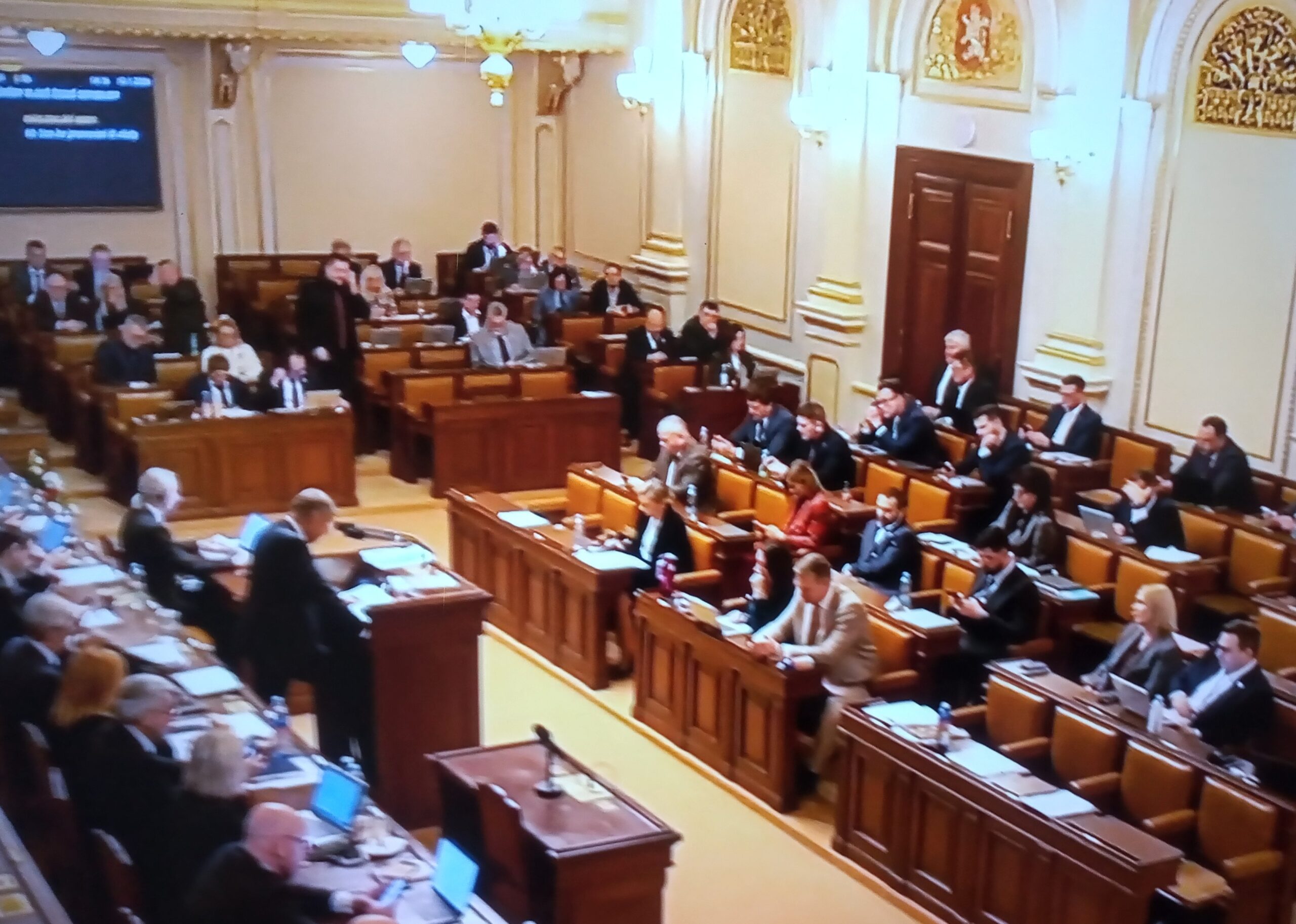 Pozpátku k lepším zítřkům aneb Couvání jako nový politický program